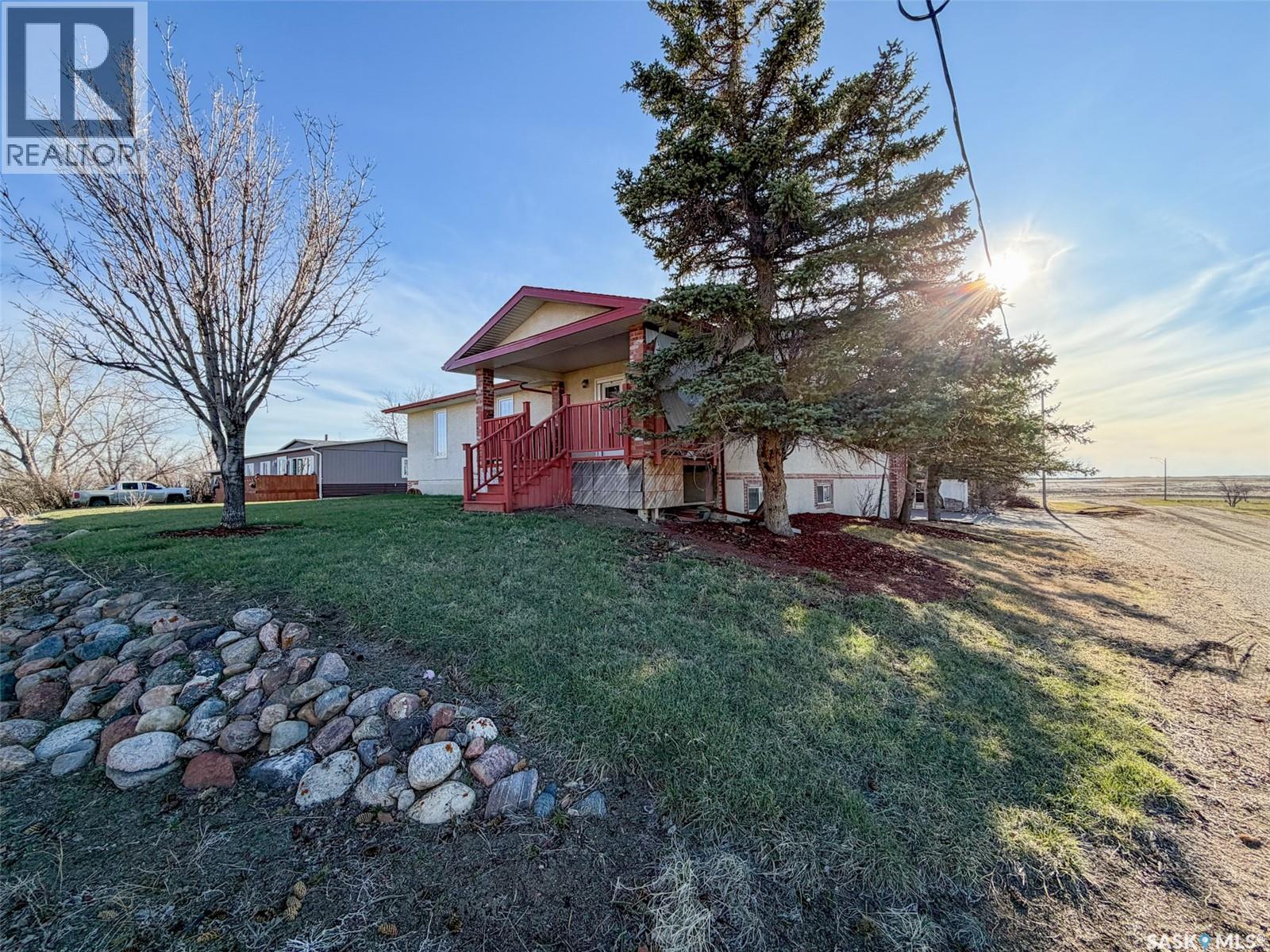 117 2nd Street W, Frontier, Saskatchewan  S0N 0W0 - Photo 41 - SK034116