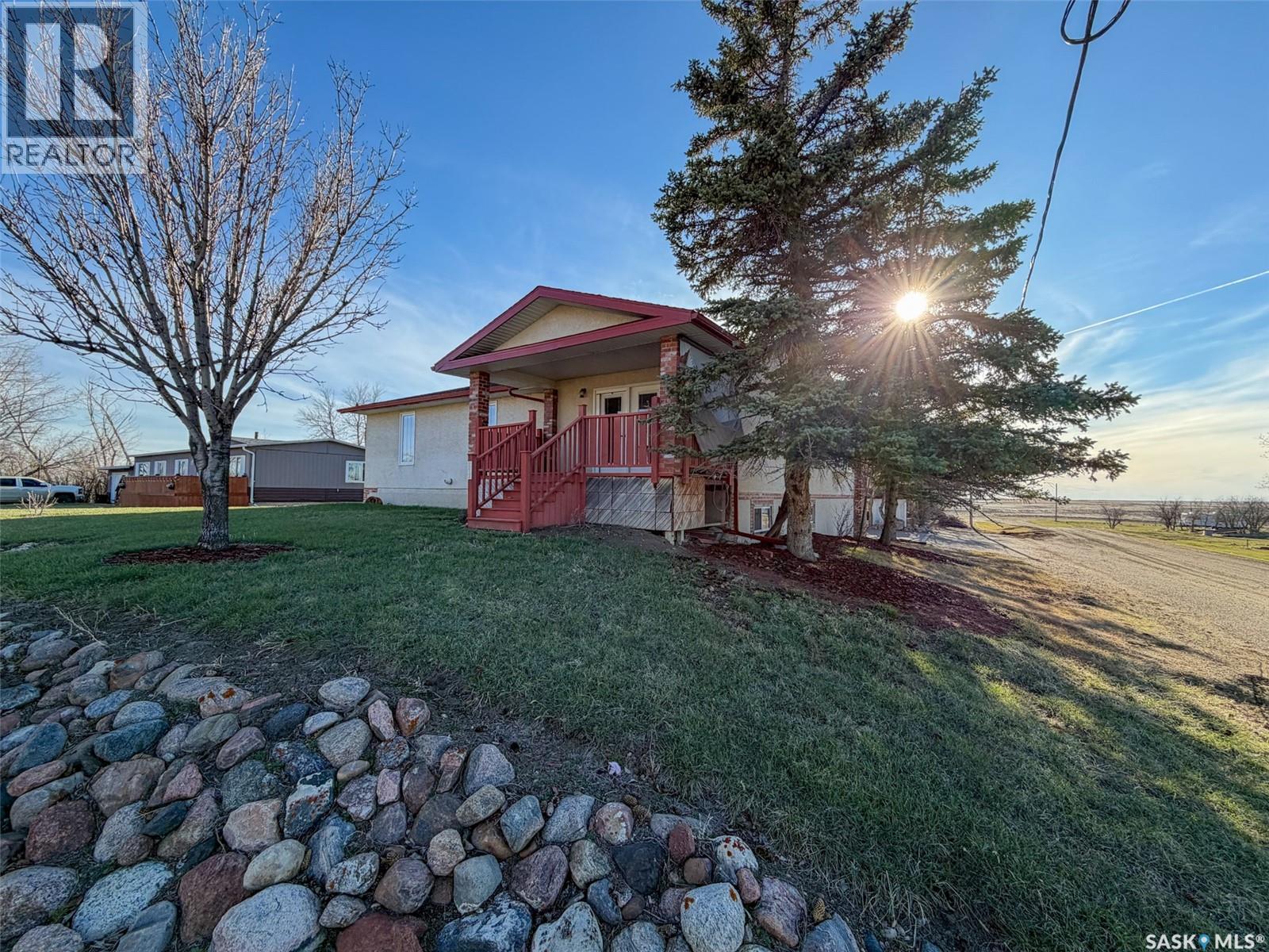 117 2nd Street W, Frontier, Saskatchewan  S0N 0W0 - Photo 42 - SK034116