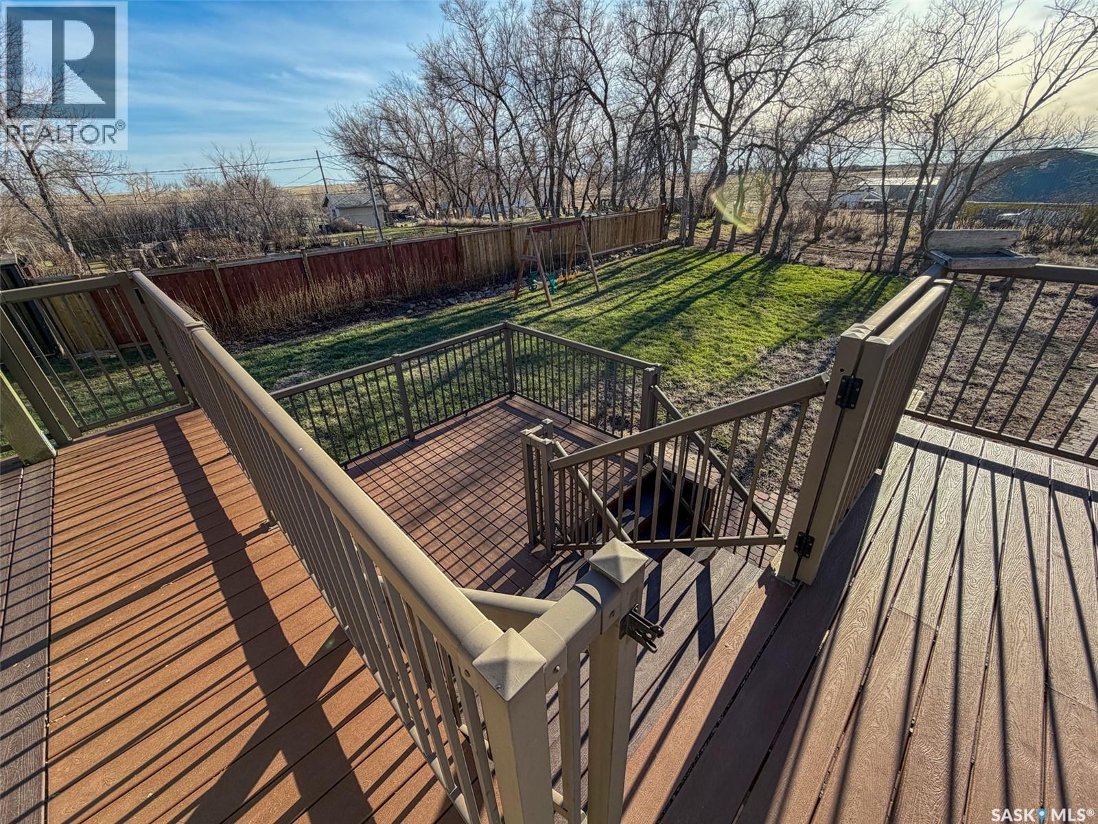 117 2nd Street W, Frontier, Saskatchewan  S0N 0W0 - Photo 48 - SK034116