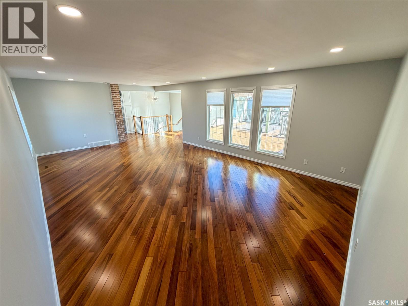 117 2nd Street W, Frontier, Saskatchewan  S0N 0W0 - Photo 5 - SK034116