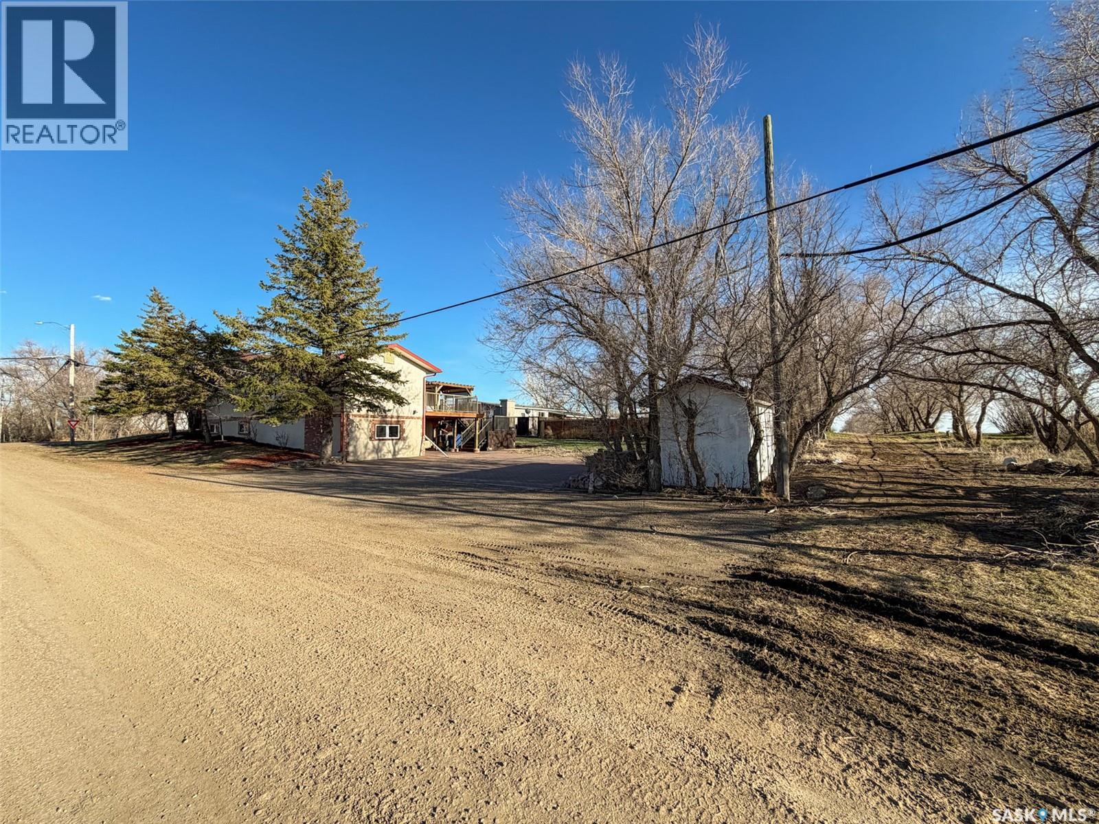 117 2nd Street W, Frontier, Saskatchewan  S0N 0W0 - Photo 53 - SK034116