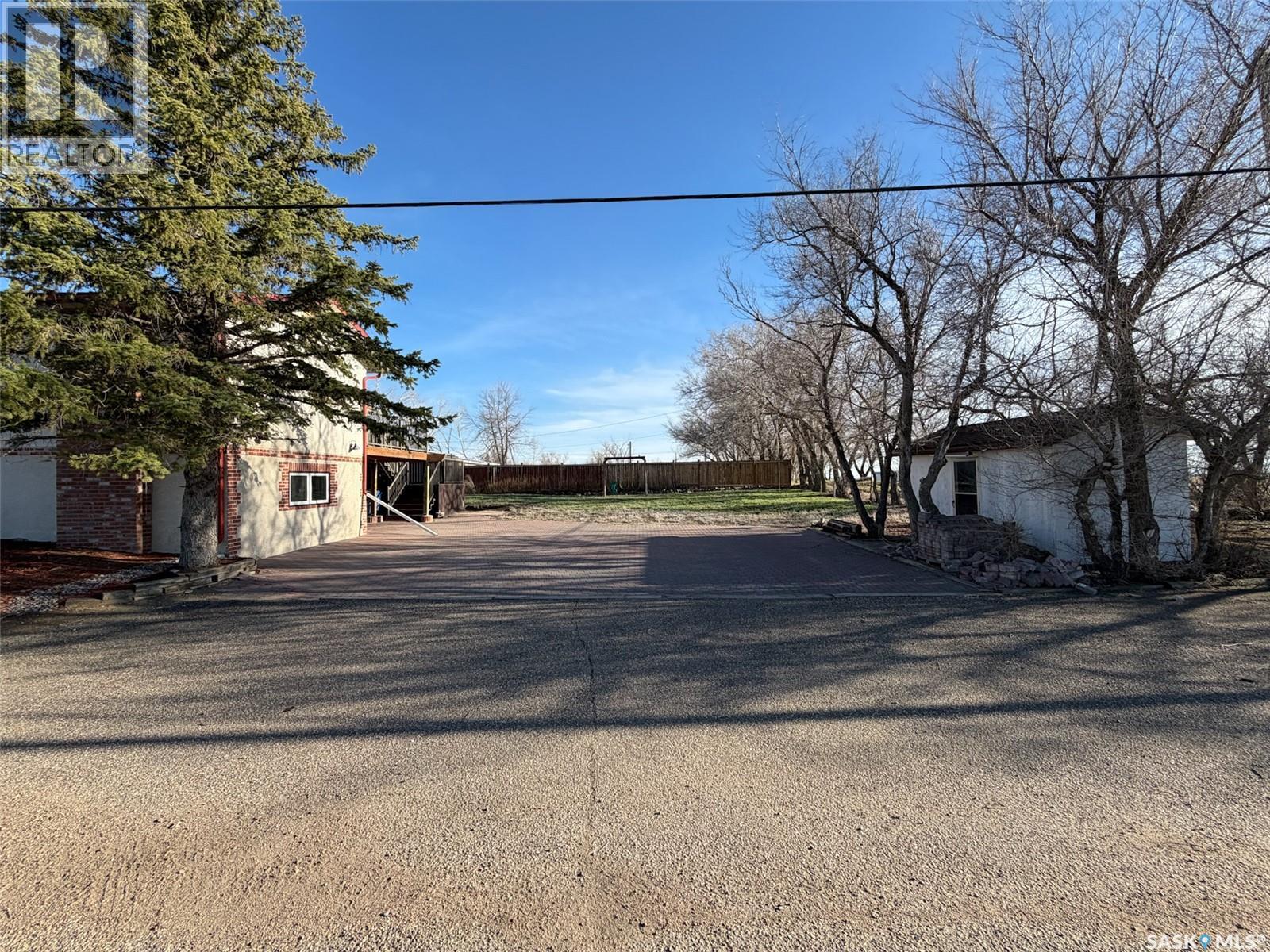 117 2nd Street W, Frontier, Saskatchewan  S0N 0W0 - Photo 55 - SK034116