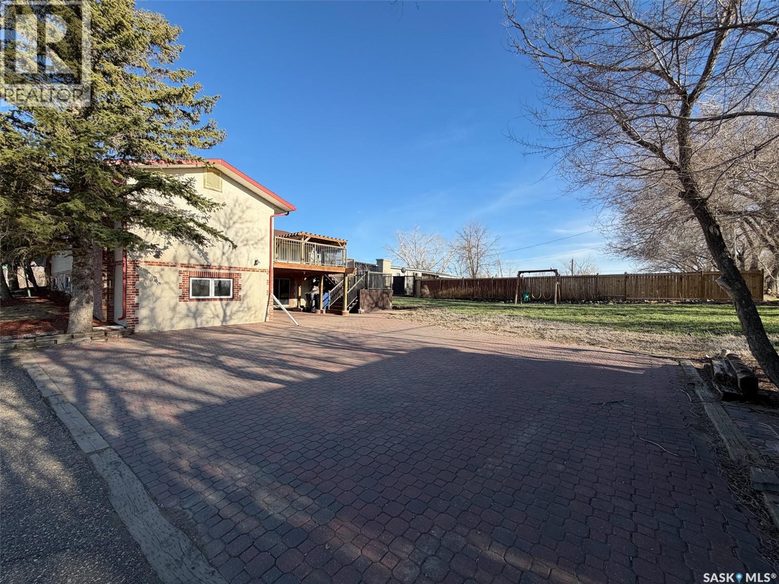 117 2nd Street W, Frontier, Saskatchewan  S0N 0W0 - Photo 56 - SK034116