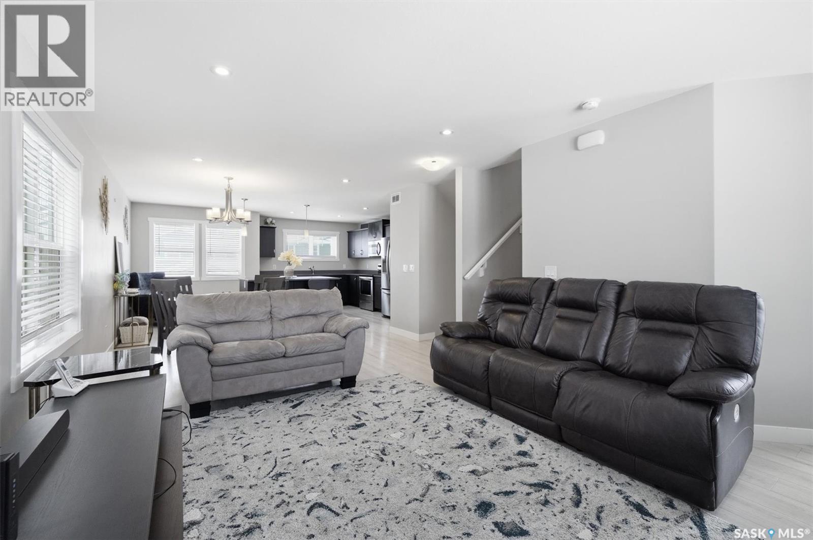 126 315 Dickson Crescent, Saskatoon, Saskatchewan  S7T 0Z1 - Photo 2 - SK034115