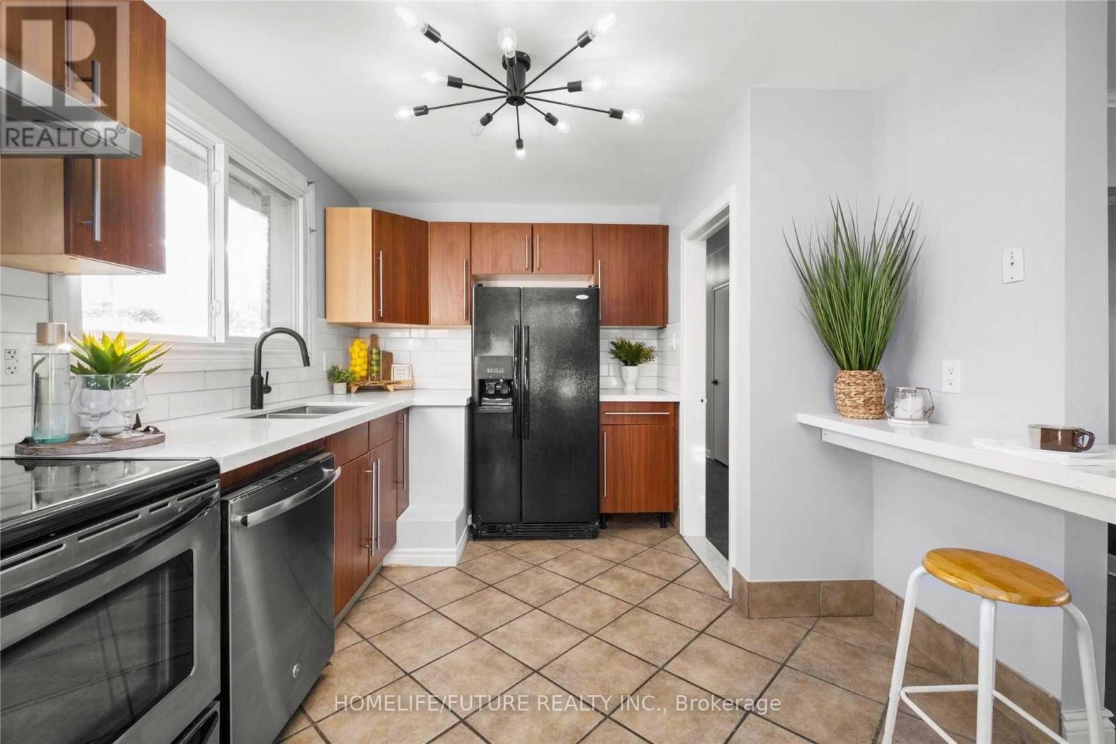 50 Benlight Crescent, Toronto, Ontario  M1H 1P5 - Photo 12 - E13051910