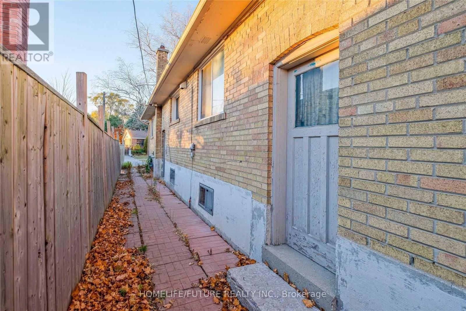 50 Benlight Crescent, Toronto, Ontario  M1H 1P5 - Photo 33 - E13051910