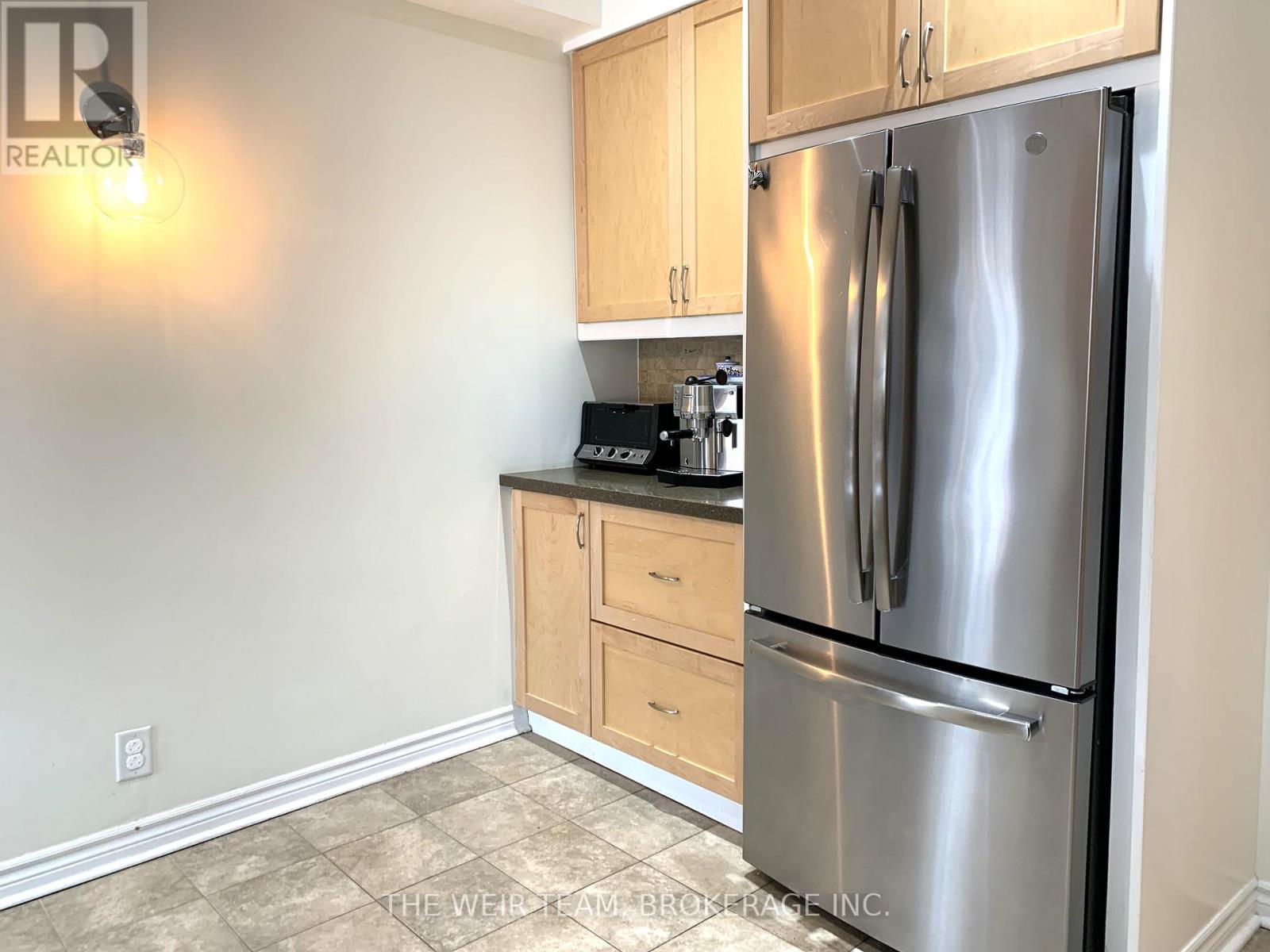 911 Woodbine Avenue, Toronto, Ontario  M4C 4B6 - Photo 12 - E13051938