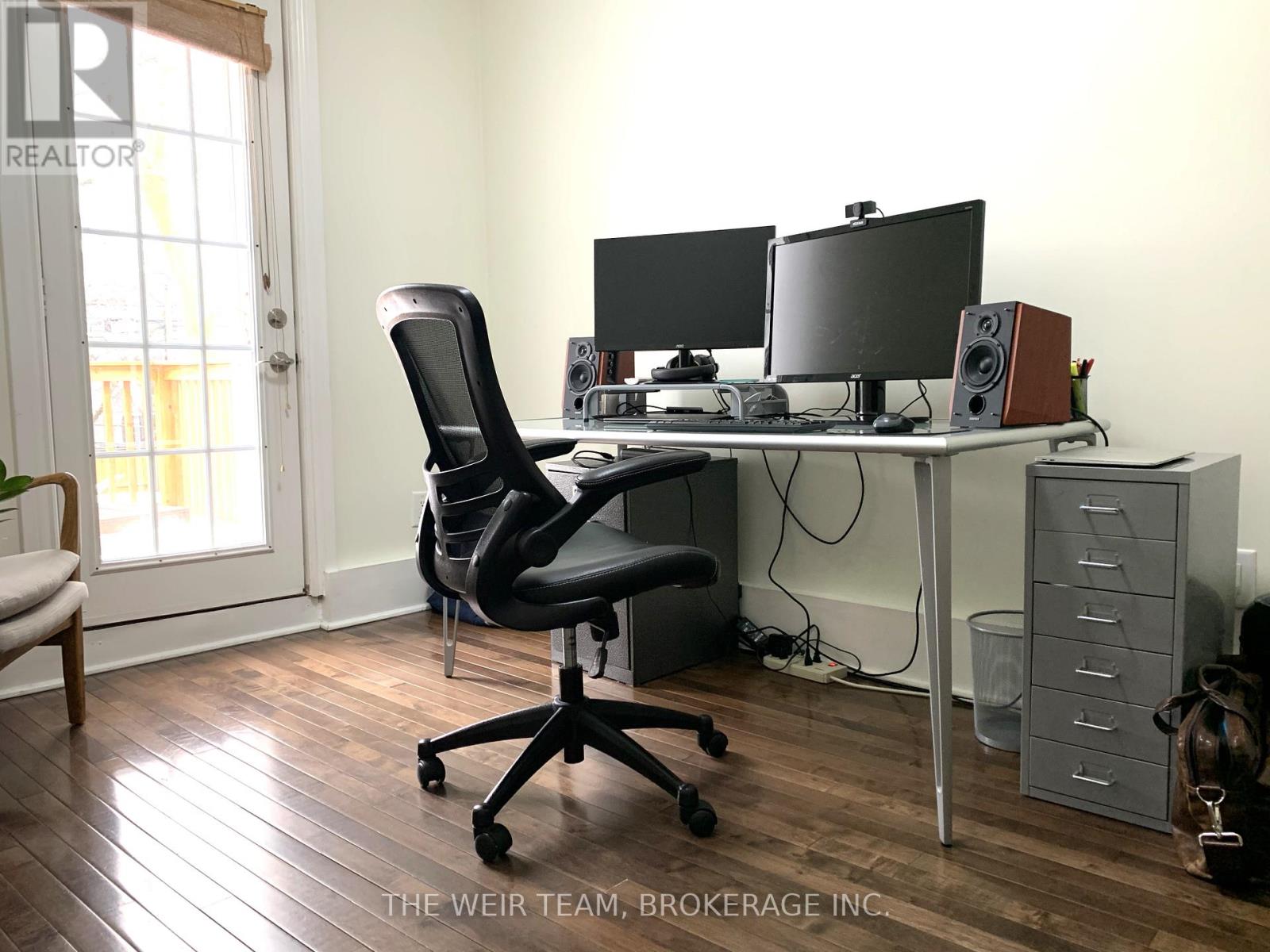 911 Woodbine Avenue, Toronto, Ontario  M4C 4B6 - Photo 17 - E13051938