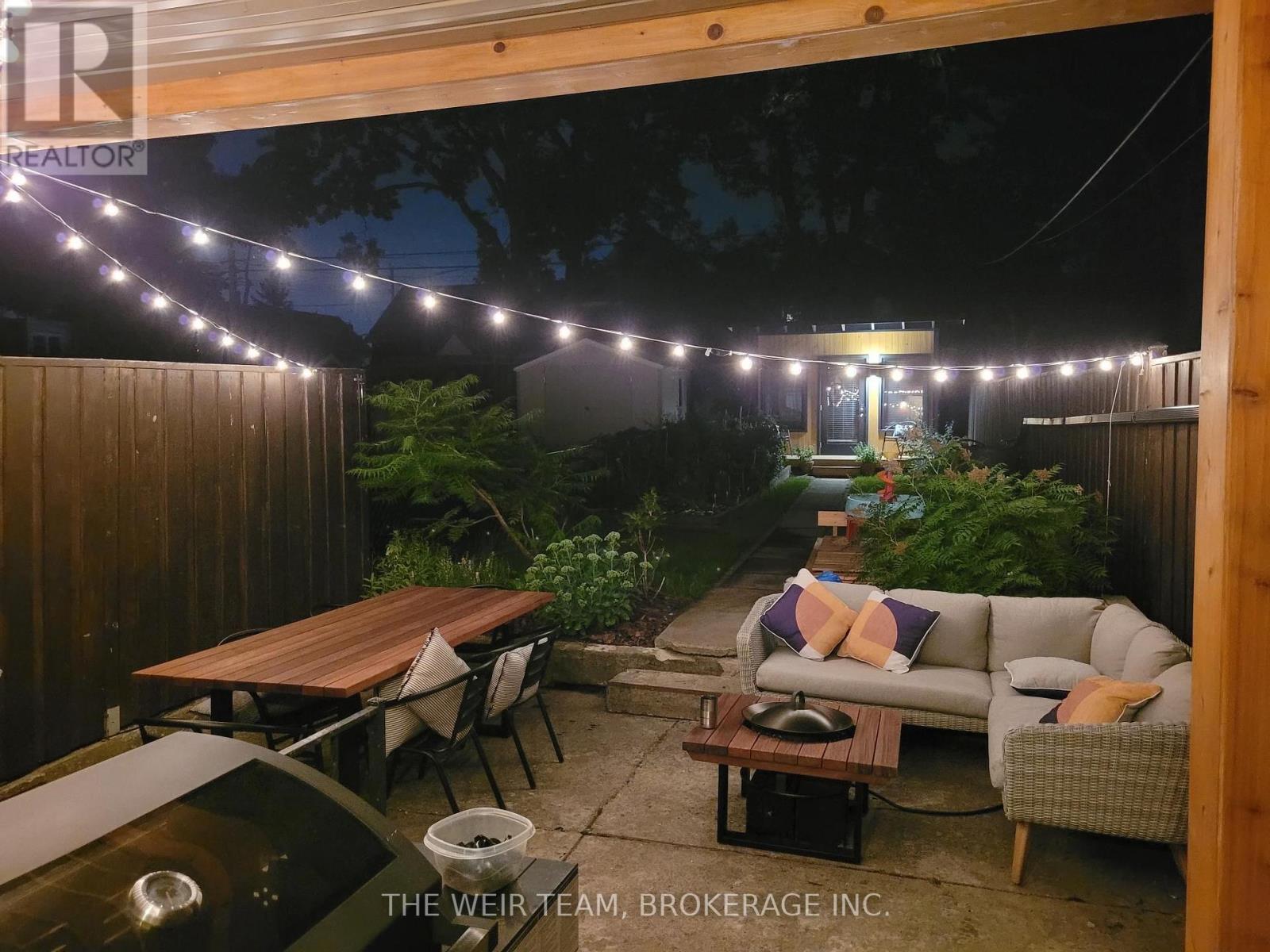 911 Woodbine Avenue, Toronto, Ontario  M4C 4B6 - Photo 31 - E13051938