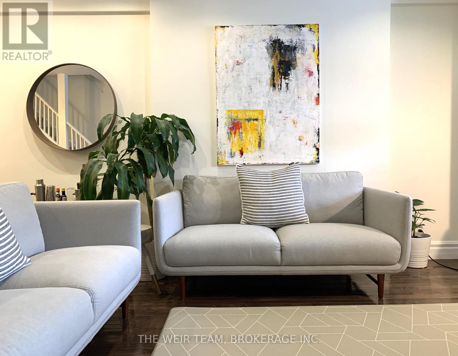 911 Woodbine Avenue, Toronto, Ontario  M4C 4B6 - Photo 6 - E13051938