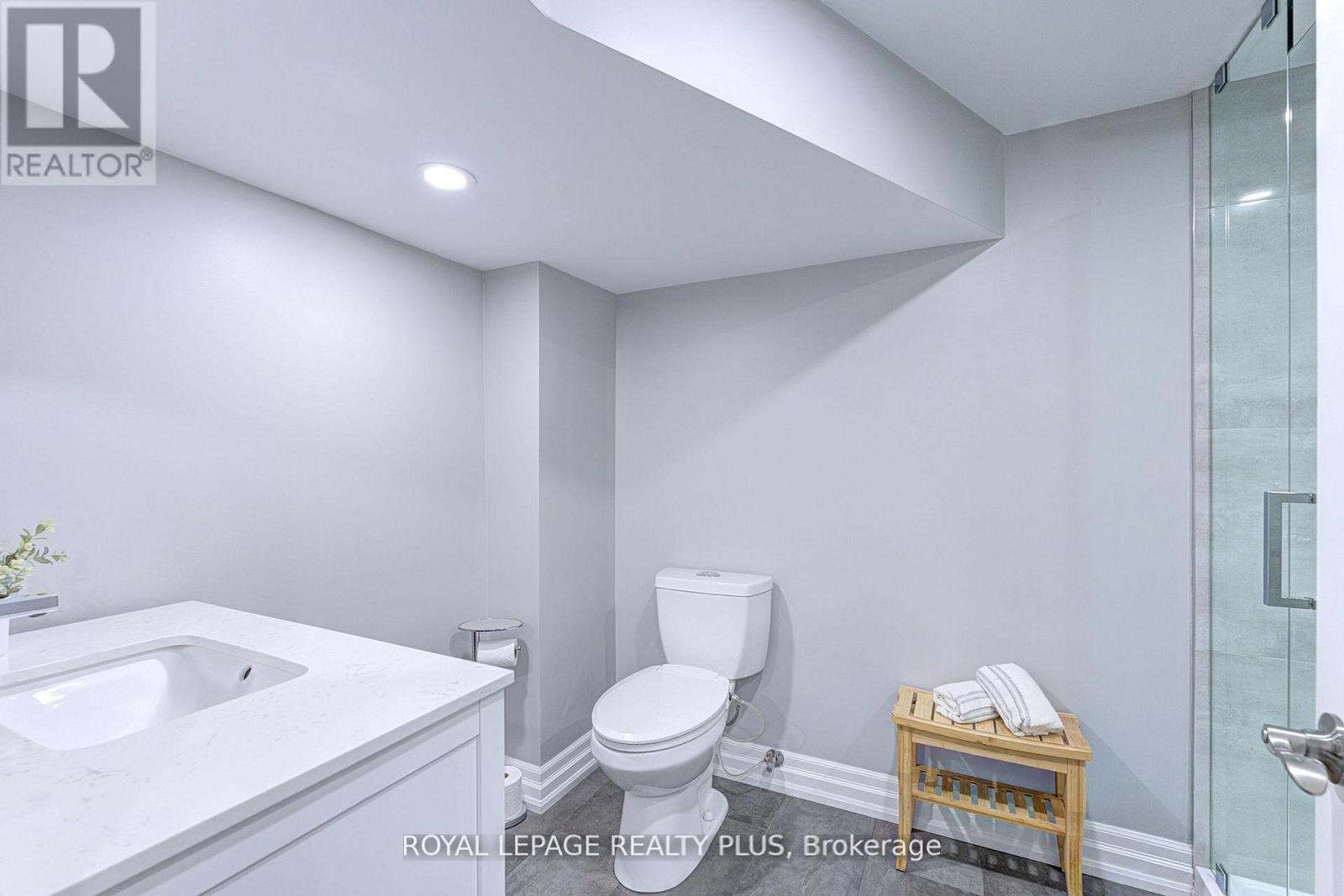 2063 Cavendish Drive, Burlington, Ontario  L7P 1Y9 - Photo 37 - W12910300