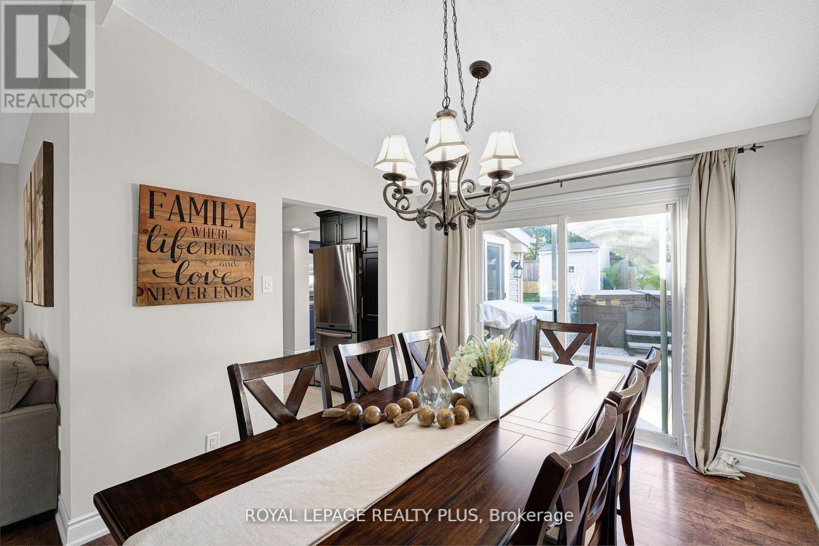 2063 Cavendish Drive, Burlington, Ontario  L7P 1Y9 - Photo 15 - W12910300