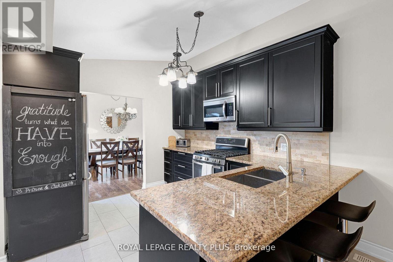 2063 Cavendish Drive, Burlington, Ontario  L7P 1Y9 - Photo 21 - W12910300