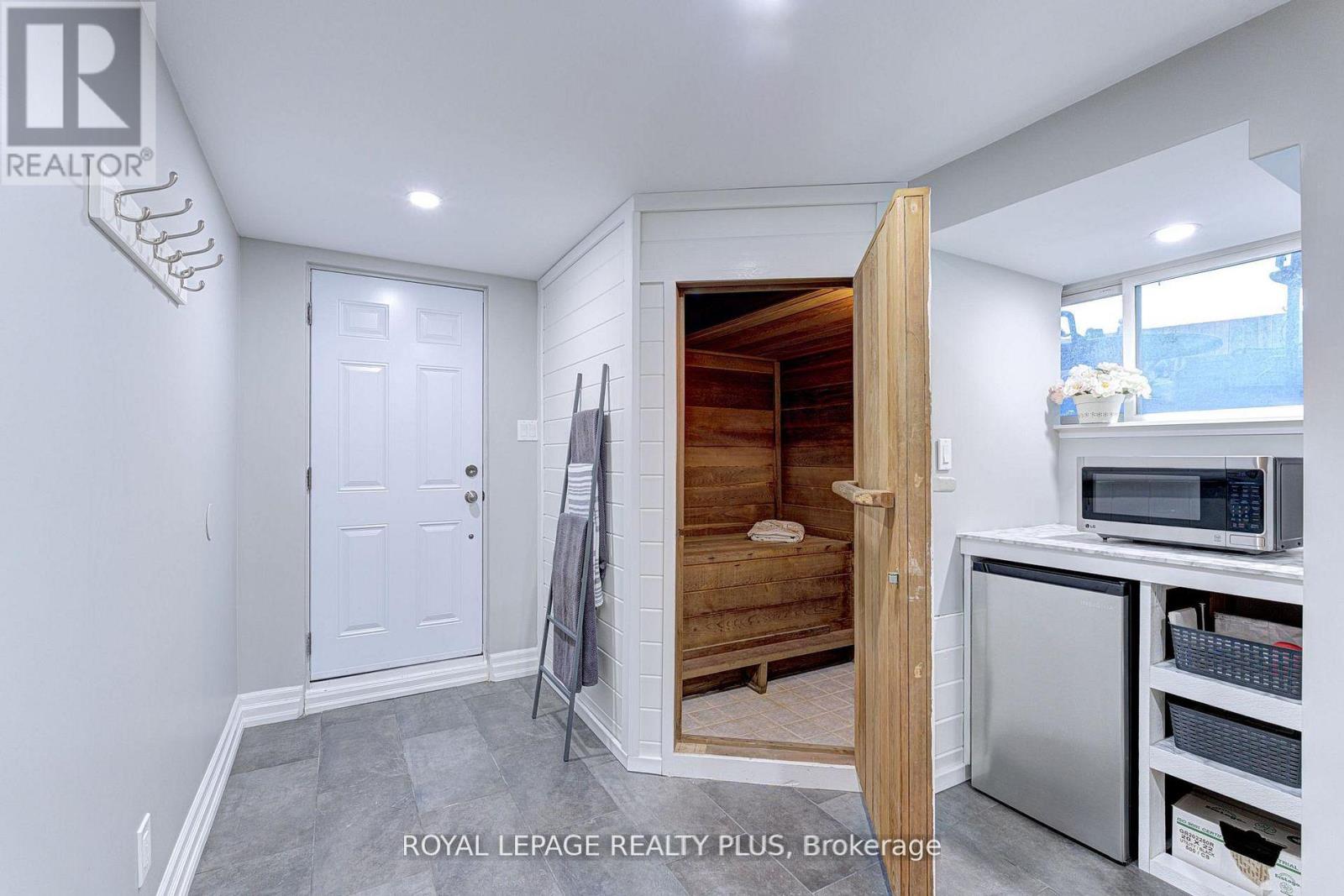 2063 Cavendish Drive, Burlington, Ontario  L7P 1Y9 - Photo 35 - W12910300