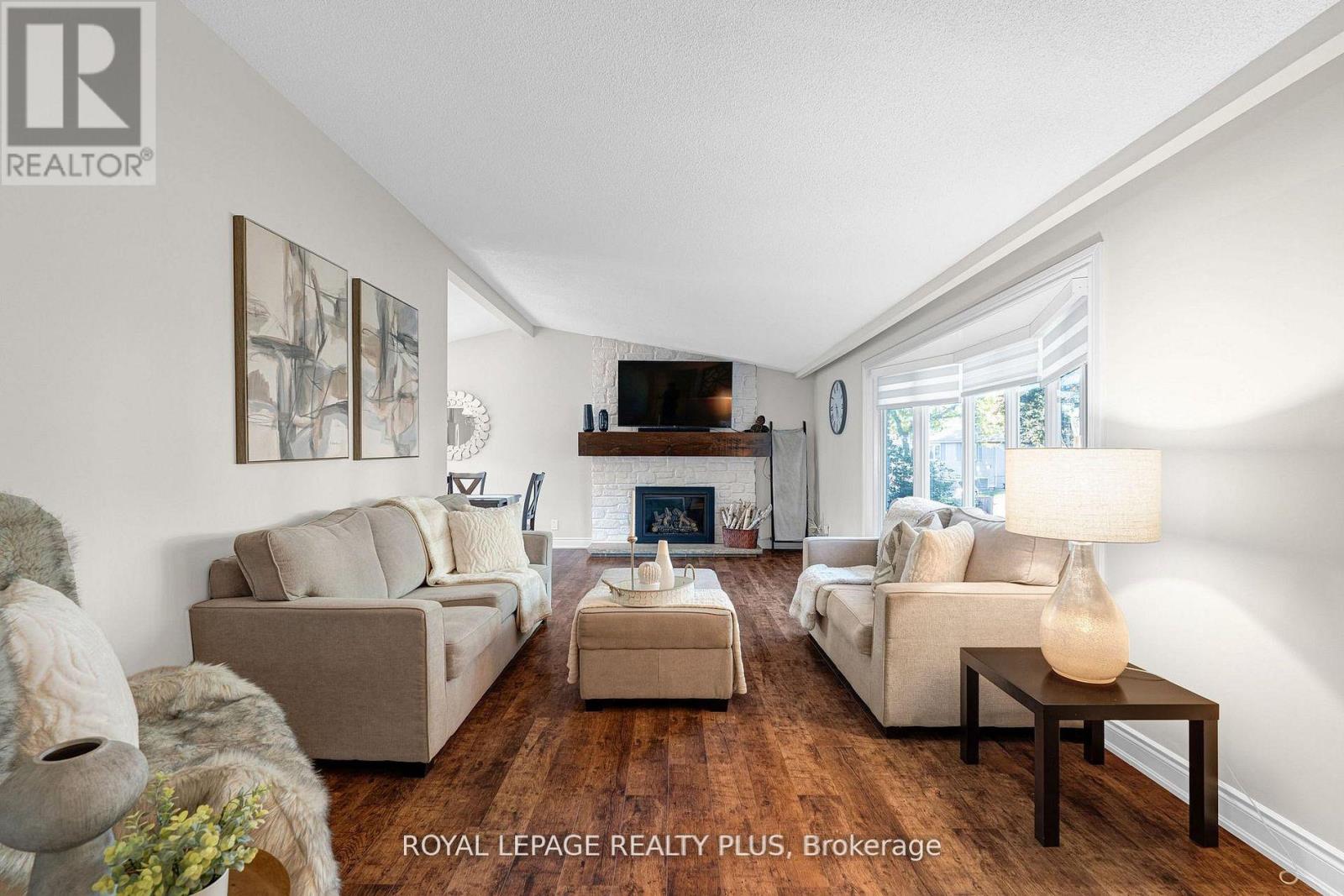 2063 Cavendish Drive, Burlington, Ontario  L7P 1Y9 - Photo 7 - W12910300