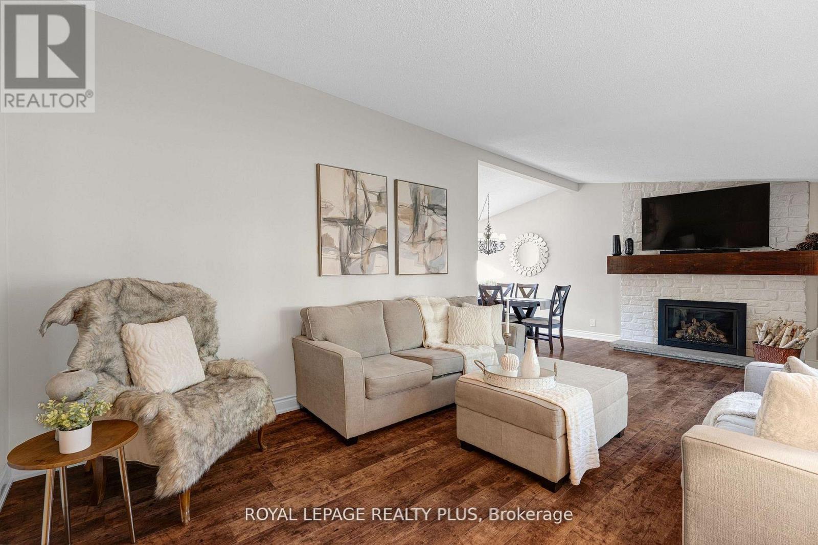 2063 Cavendish Drive, Burlington, Ontario  L7P 1Y9 - Photo 8 - W12910300