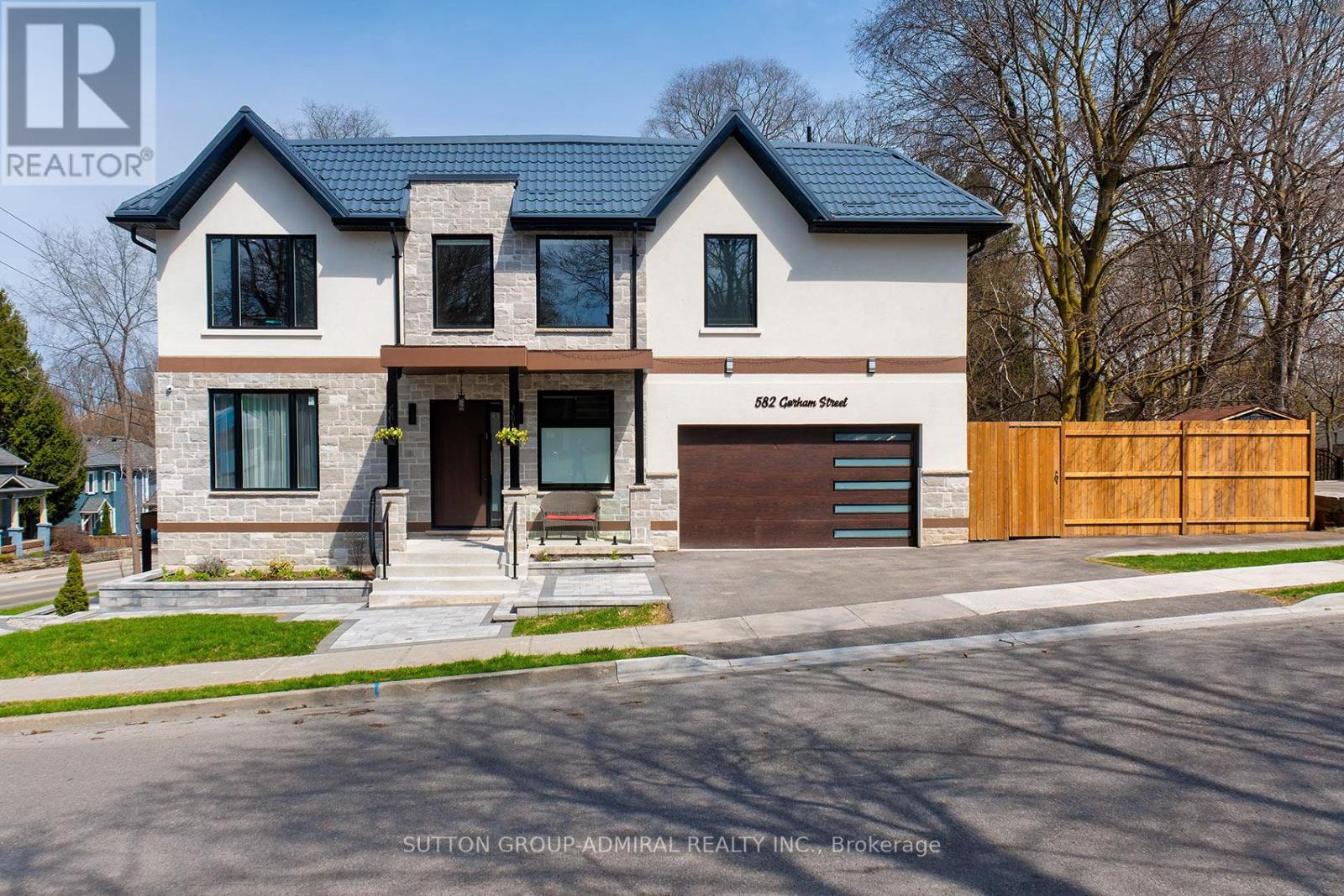 582 GORHAM STREET, Newmarket, Ontario