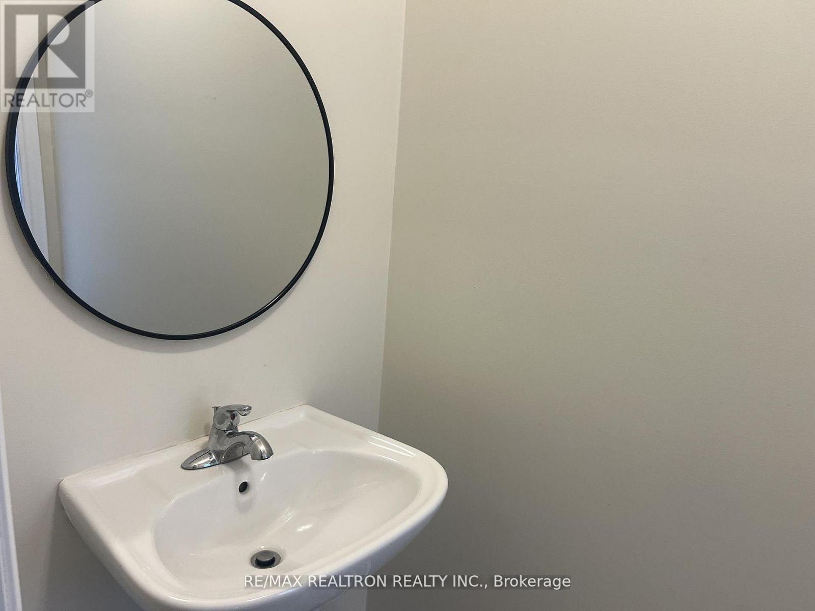 26 Mac Campbell Way, Bradford West Gwillimbury, Ontario  L3Z 4M7 - Photo 12 - N13051822