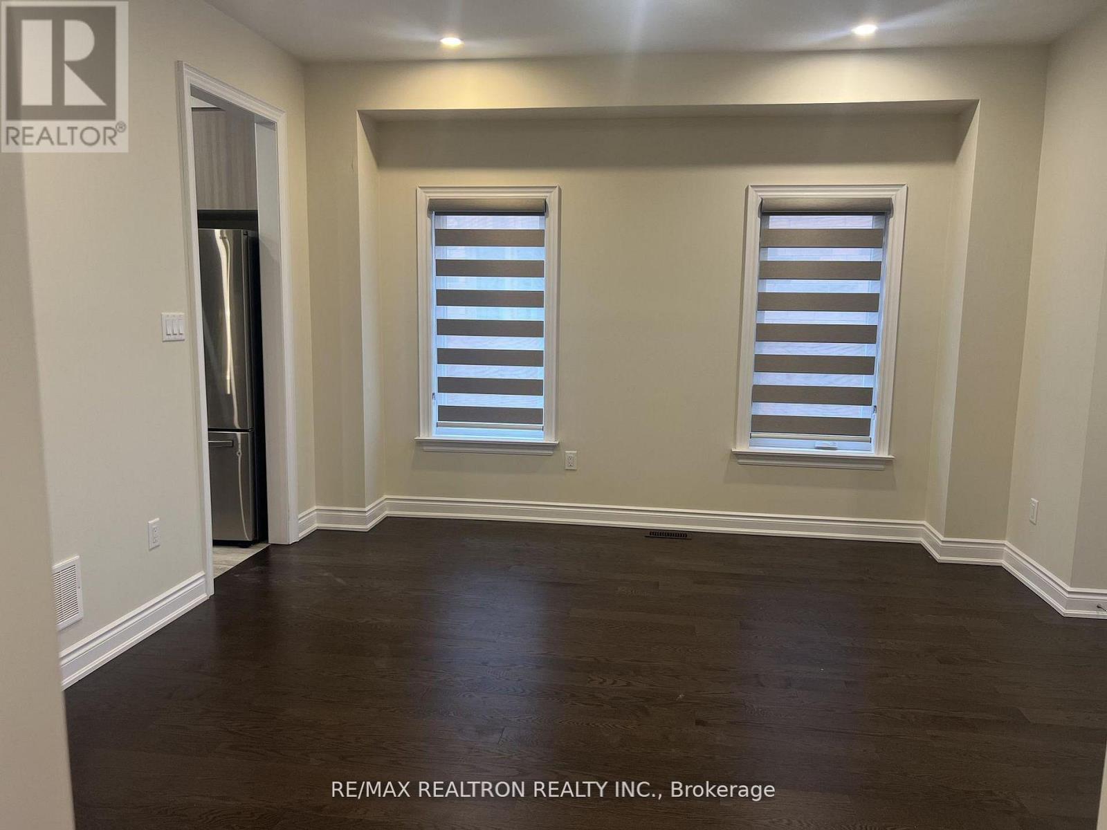 26 Mac Campbell Way, Bradford West Gwillimbury, Ontario  L3Z 4M7 - Photo 4 - N13051822