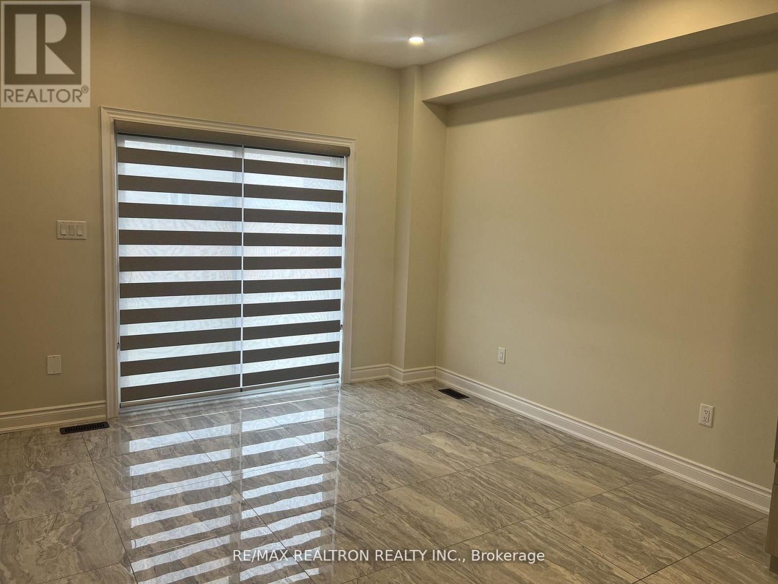 26 Mac Campbell Way, Bradford West Gwillimbury, Ontario  L3Z 4M7 - Photo 9 - N13051822