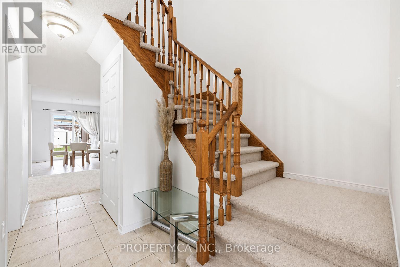 45 Lindenshire Avenue, Vaughan, Ontario  L6A 4A4 - Photo 4 - N13051844
