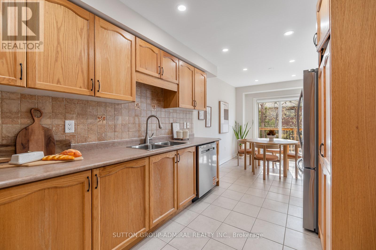 85 Treasure Hill Road, Vaughan (Maple), Ontario  L6A 0A6 - Photo 13 - N13051856