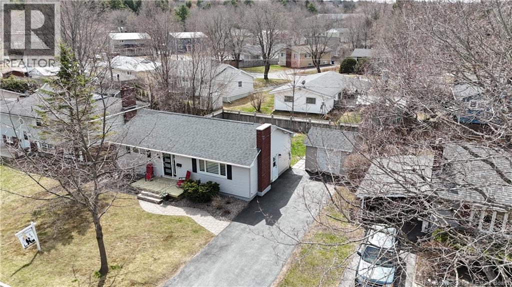 45 Sherwood Court, Fredericton, New Brunswick  E3B 2P5 - Photo 2 - NB136876