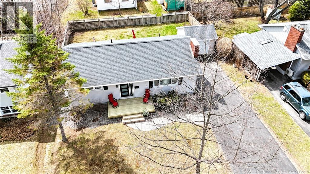 45 Sherwood Court, Fredericton, New Brunswick  E3B 2P5 - Photo 3 - NB136876
