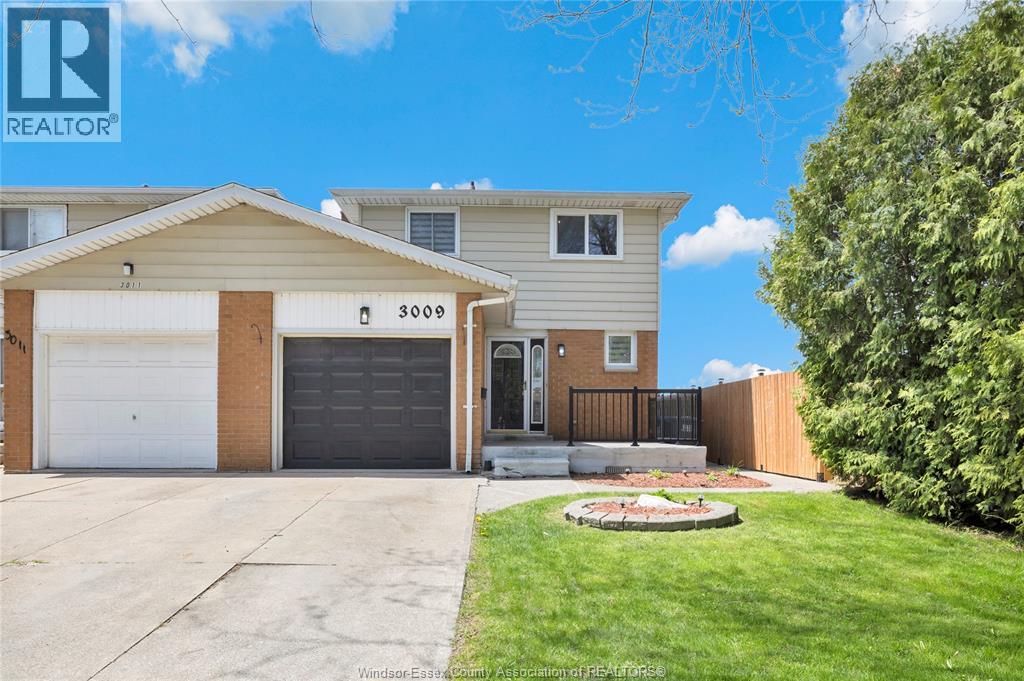 3009 SUFFOLK STREET, Windsor, Ontario