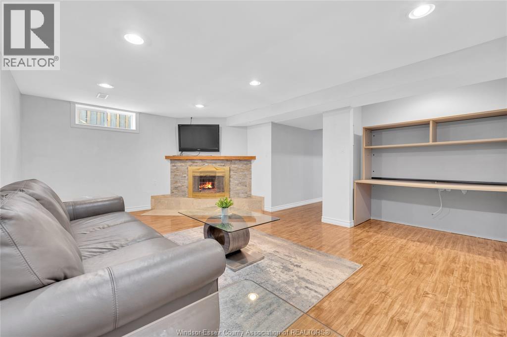 3009 Suffolk Street, Windsor, Ontario  N8R 1P1 - Photo 21 - 26009363