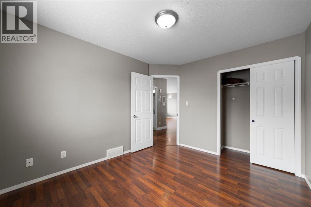 24 Elliott Drive, Camrose, Alberta  T4V 4V6 - Photo 12 - A2299918