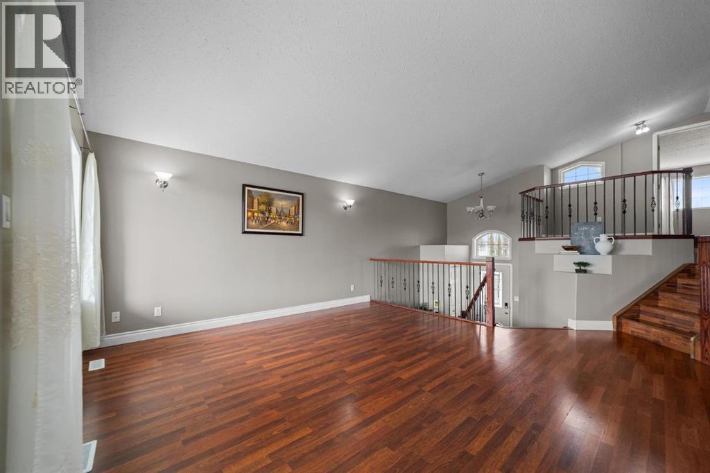 24 Elliott Drive, Camrose, Alberta  T4V 4V6 - Photo 6 - A2299918