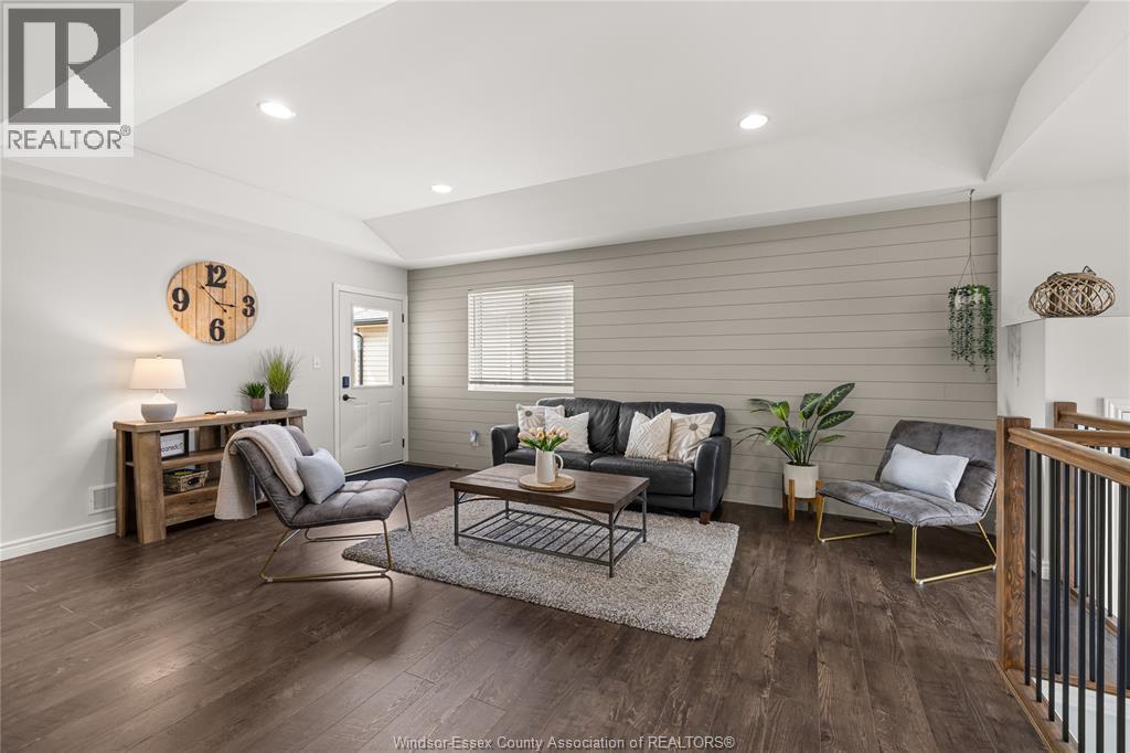 3117 Viola Crescent, Windsor, Ontario  N8N 0A1 - Photo 3 - 26009378