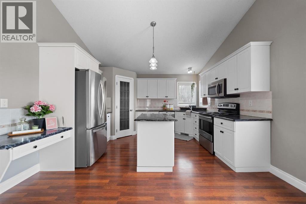 24 Elliott Drive, Camrose, Alberta  T4V 4V6 - Photo 8 - A2299918