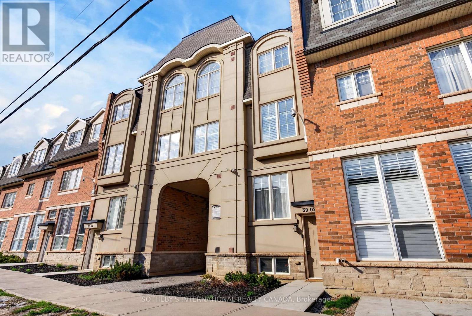 39-02 - 2420 BARONWOOD DRIVE, Oakville, Ontario