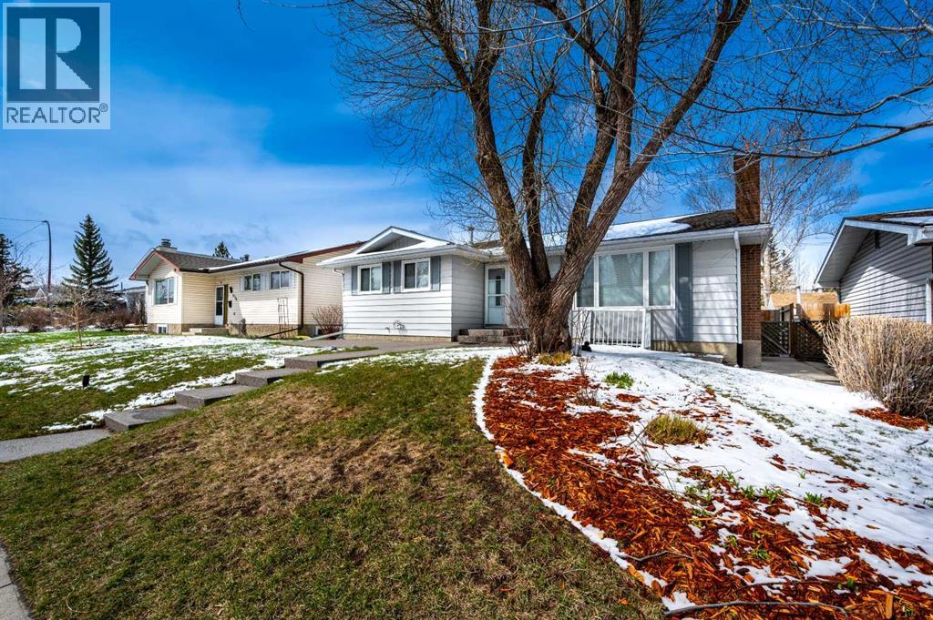 640 Rundleridge Drive NE, Calgary, Alberta  T1Y 2K9 - Photo 3 - A2305752