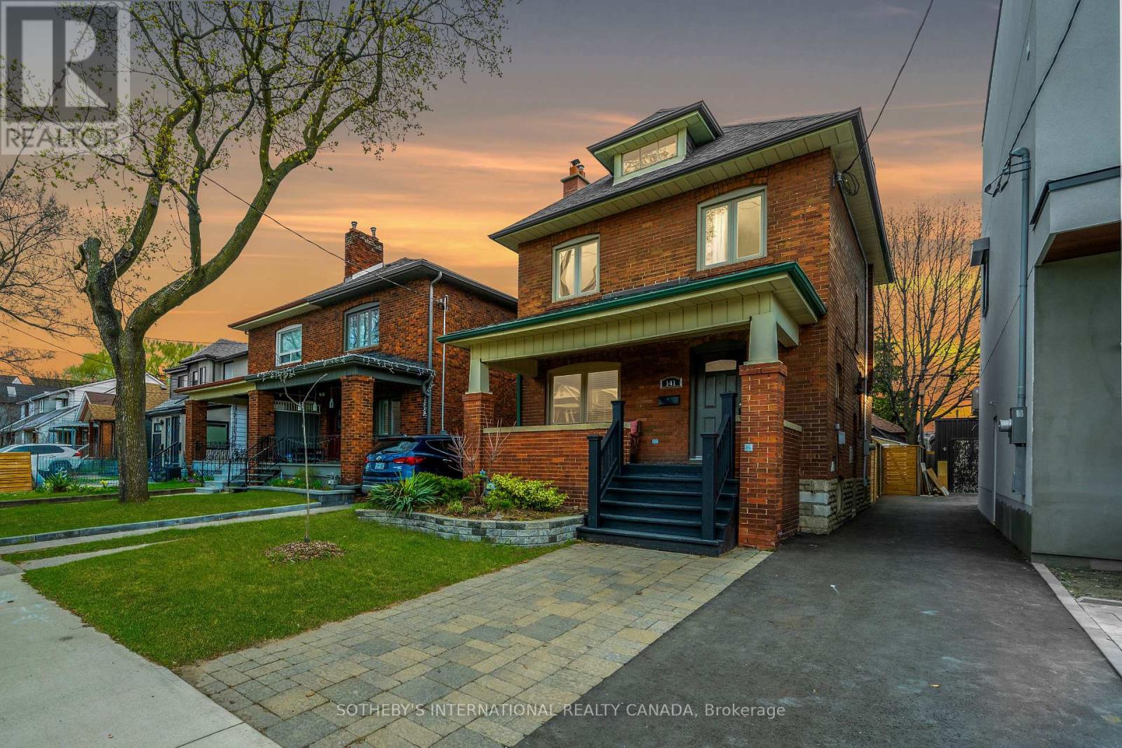 141 PRISCILLA AVENUE, Toronto, Ontario