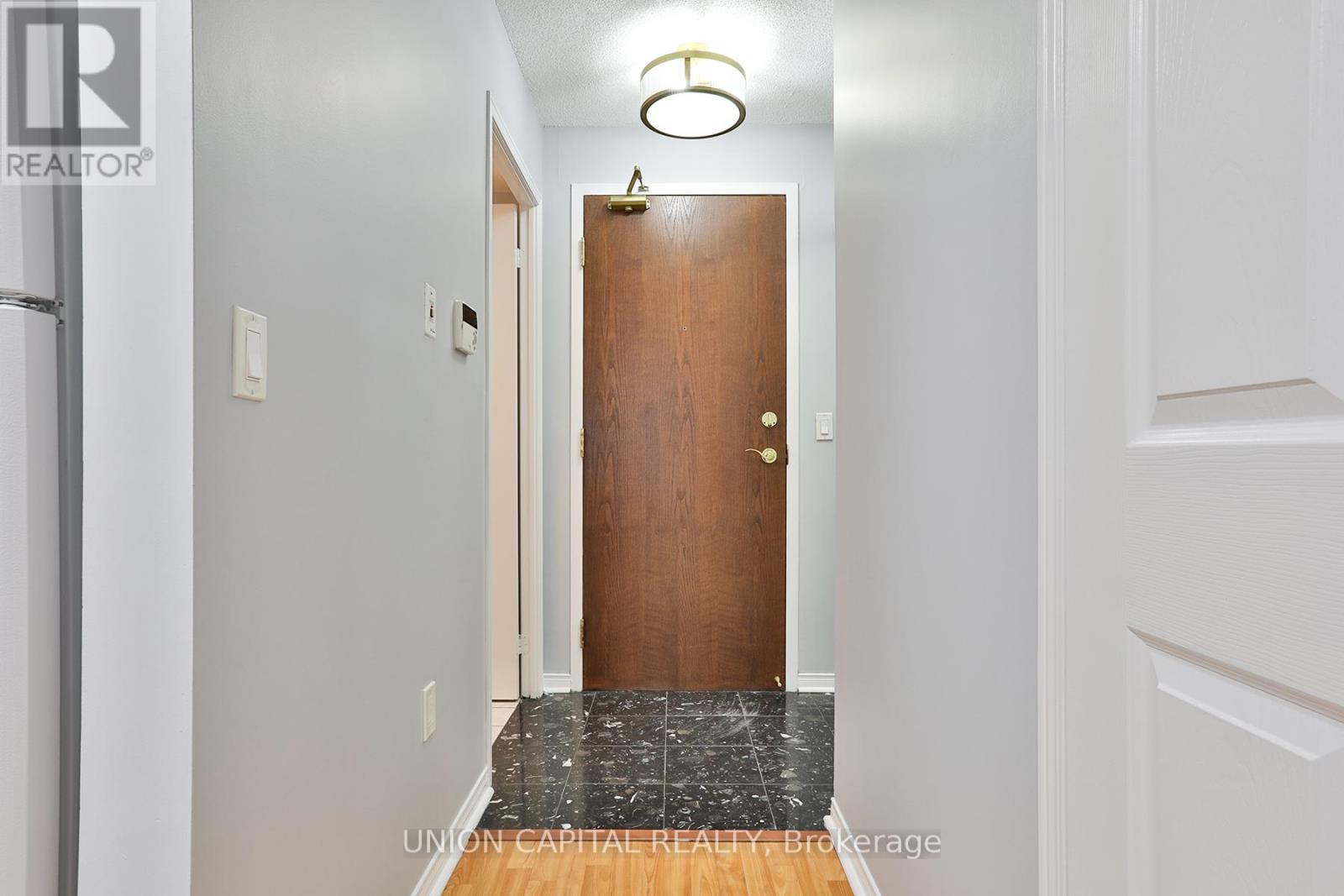 710 - 17 Michael Power Place, Toronto, Ontario  M9A 5G5 - Photo 3 - W13051960