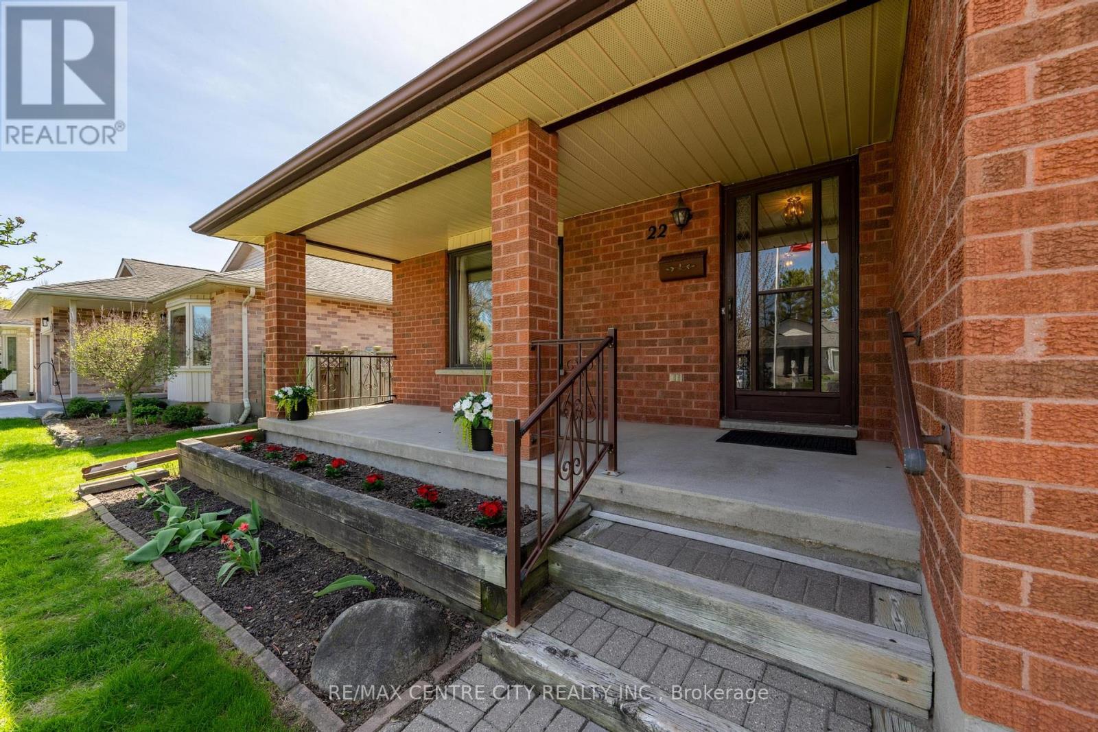 22 Saddy Crescent, London East, Ontario  N5V 3W1 - Photo 2 - X13051976