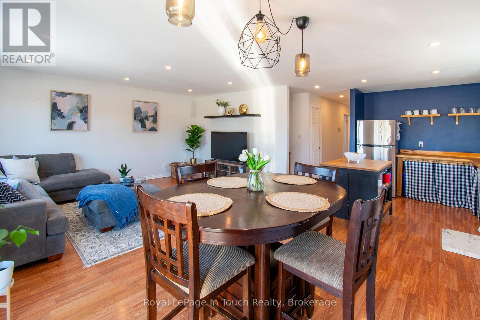 108 Robert Street W, Penetanguishene, Ontario  L9M 1P1 - Photo 5 - S12846680