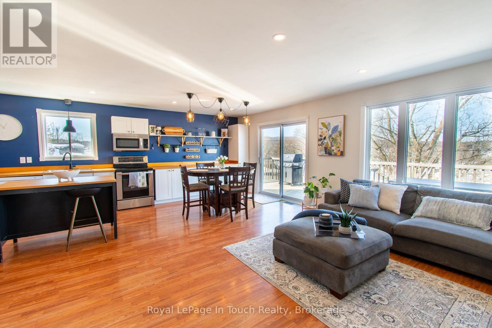 108 Robert Street W, Penetanguishene, Ontario  L9M 1P1 - Photo 7 - S12846680