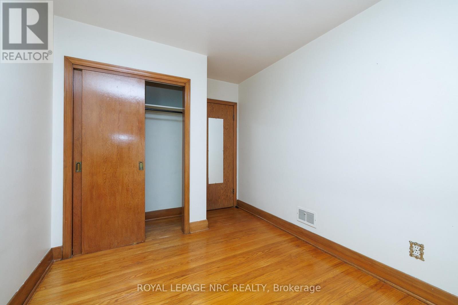 73 Queen Street S, Thorold, Ontario  L2V 3N6 - Photo 11 - X13052004