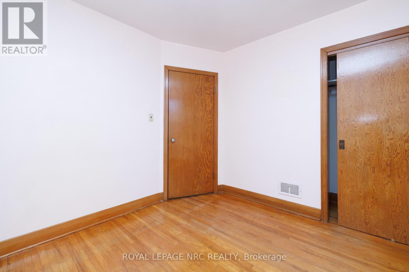 73 Queen Street S, Thorold, Ontario  L2V 3N6 - Photo 15 - X13052004