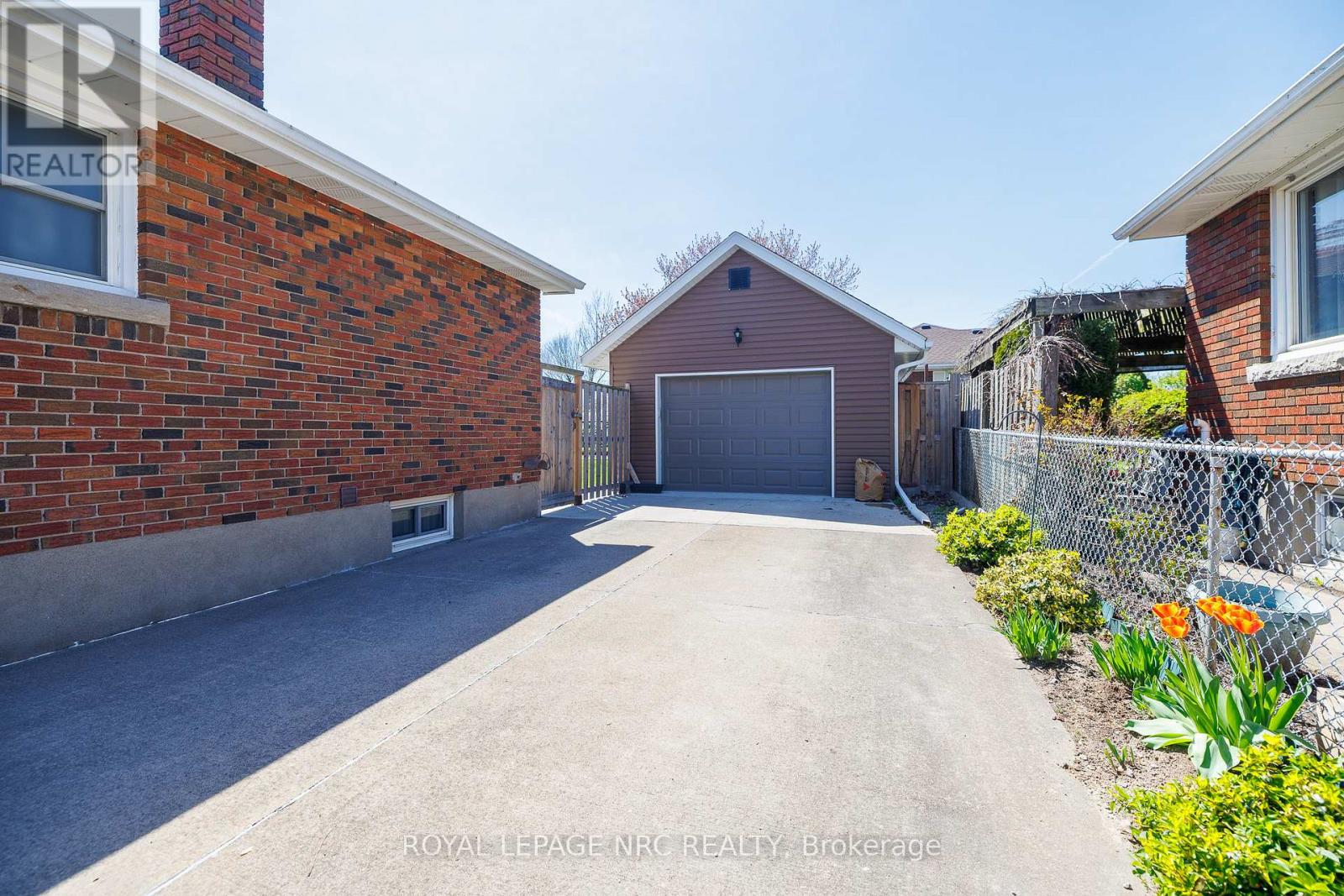 73 Queen Street S, Thorold, Ontario  L2V 3N6 - Photo 3 - X13052004