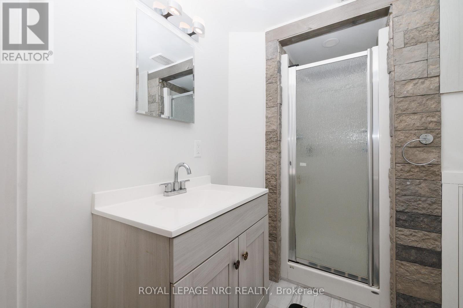 73 Queen Street S, Thorold, Ontario  L2V 3N6 - Photo 32 - X13052004