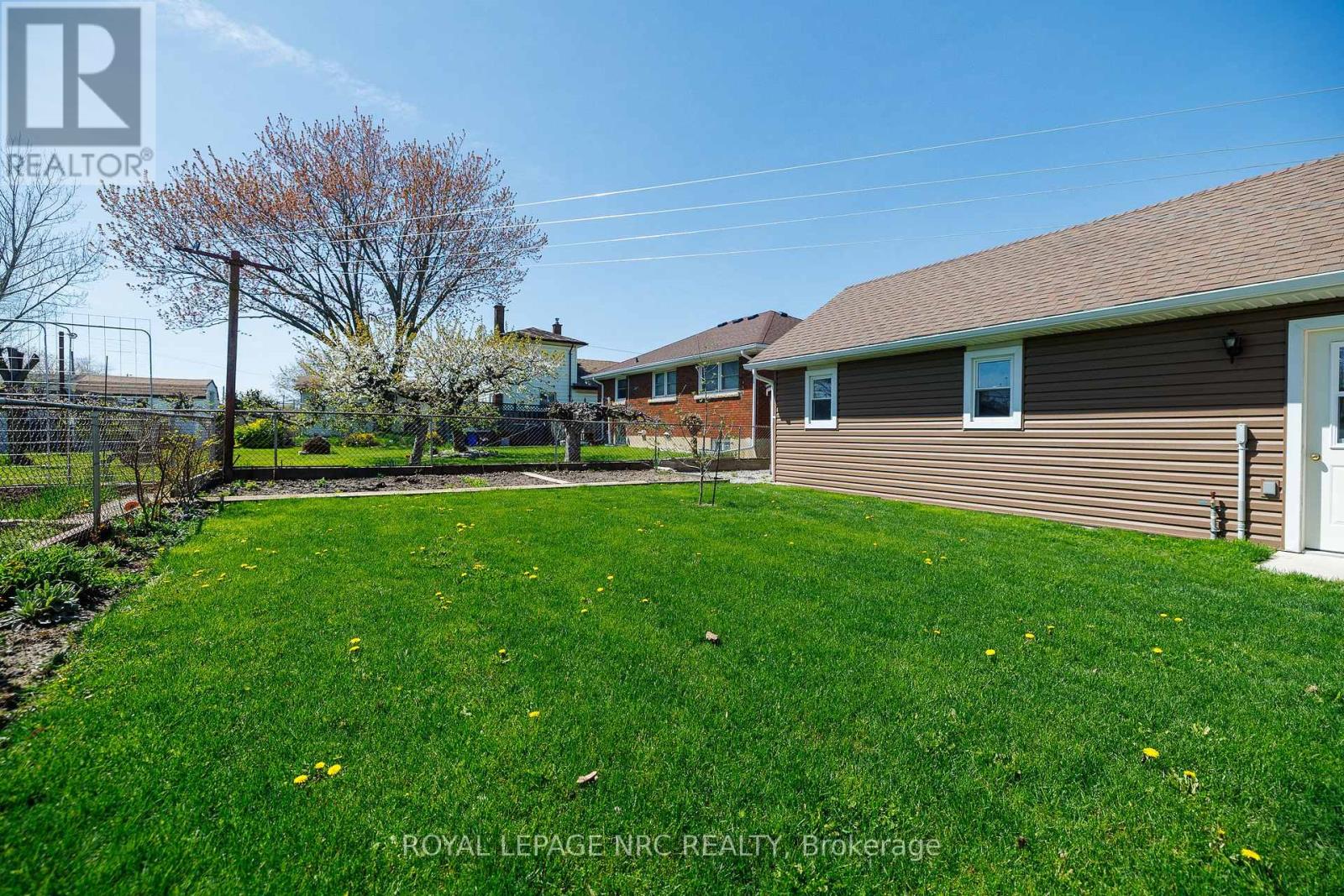 73 Queen Street S, Thorold, Ontario  L2V 3N6 - Photo 8 - X13052004