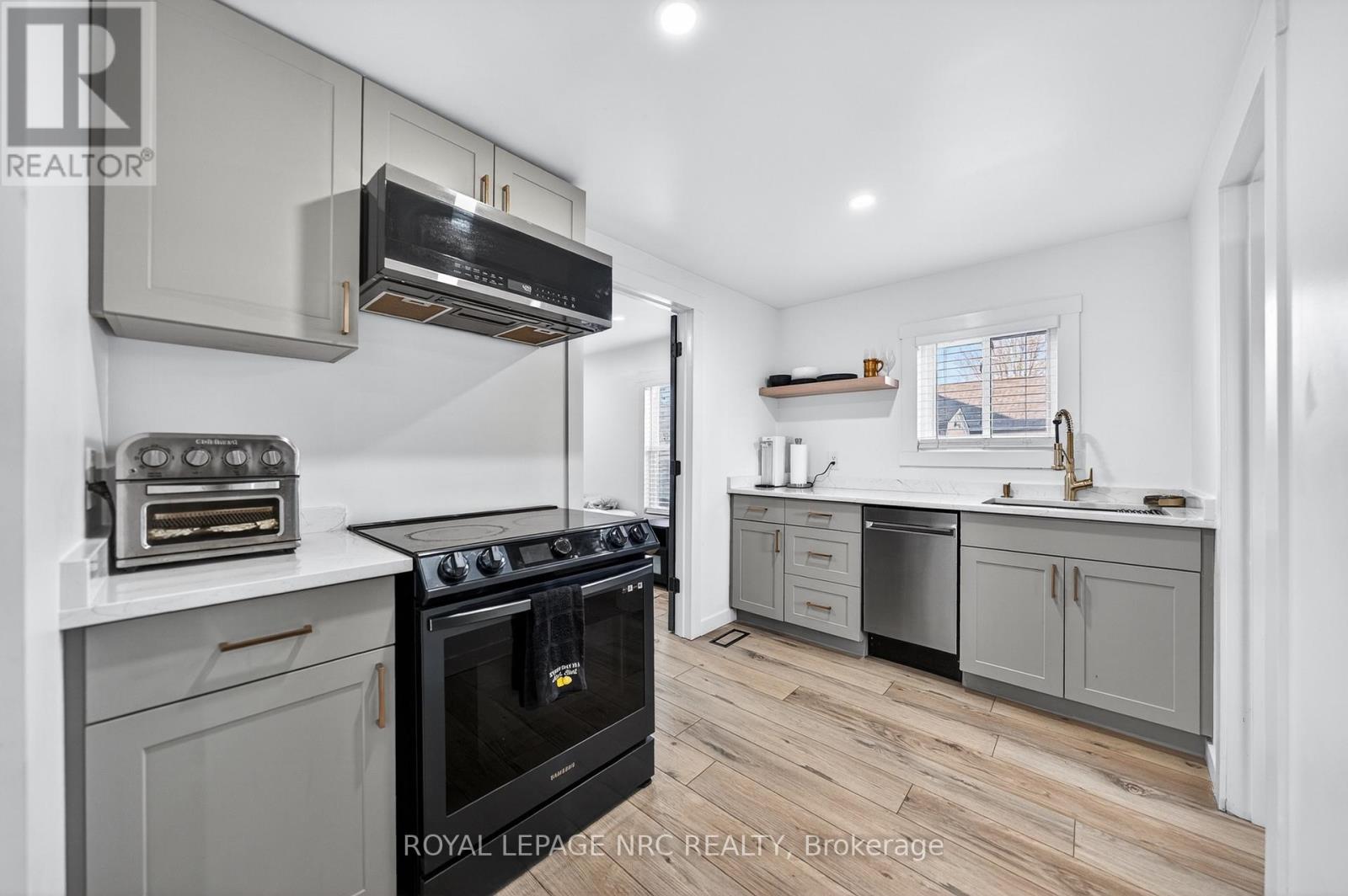 56 Decew Street, Port Colborne, Ontario  L3K 1C1 - Photo 13 - X13052136