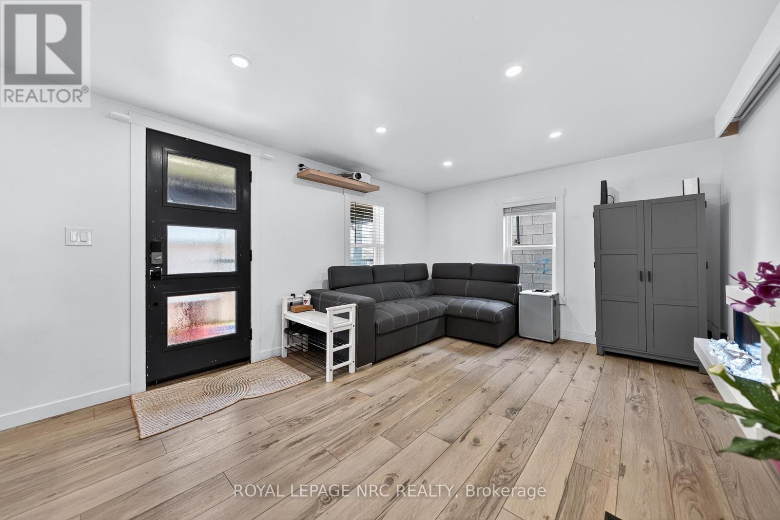 56 Decew Street, Port Colborne, Ontario  L3K 1C1 - Photo 4 - X13052136