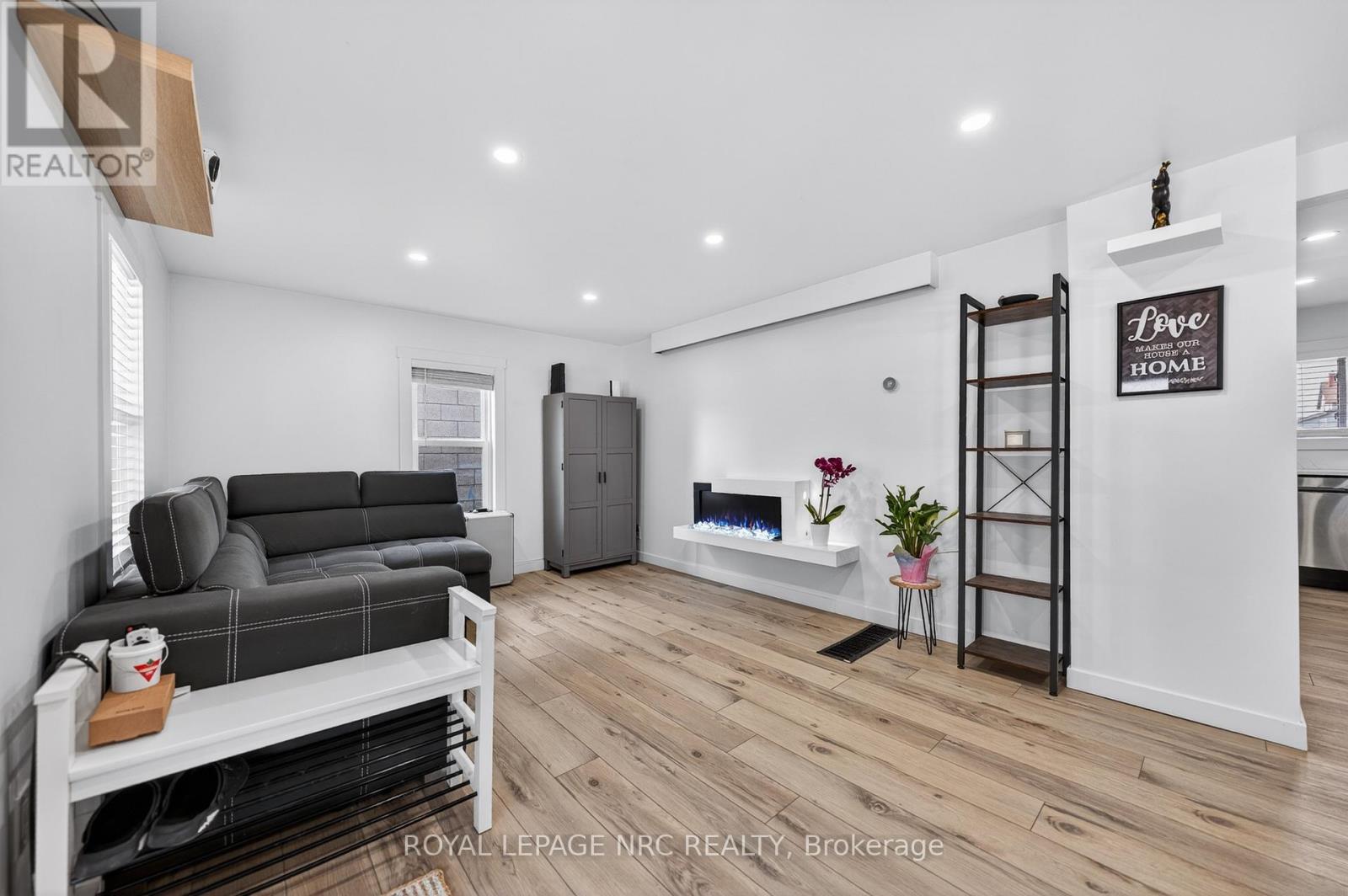 56 Decew Street, Port Colborne, Ontario  L3K 1C1 - Photo 5 - X13052136