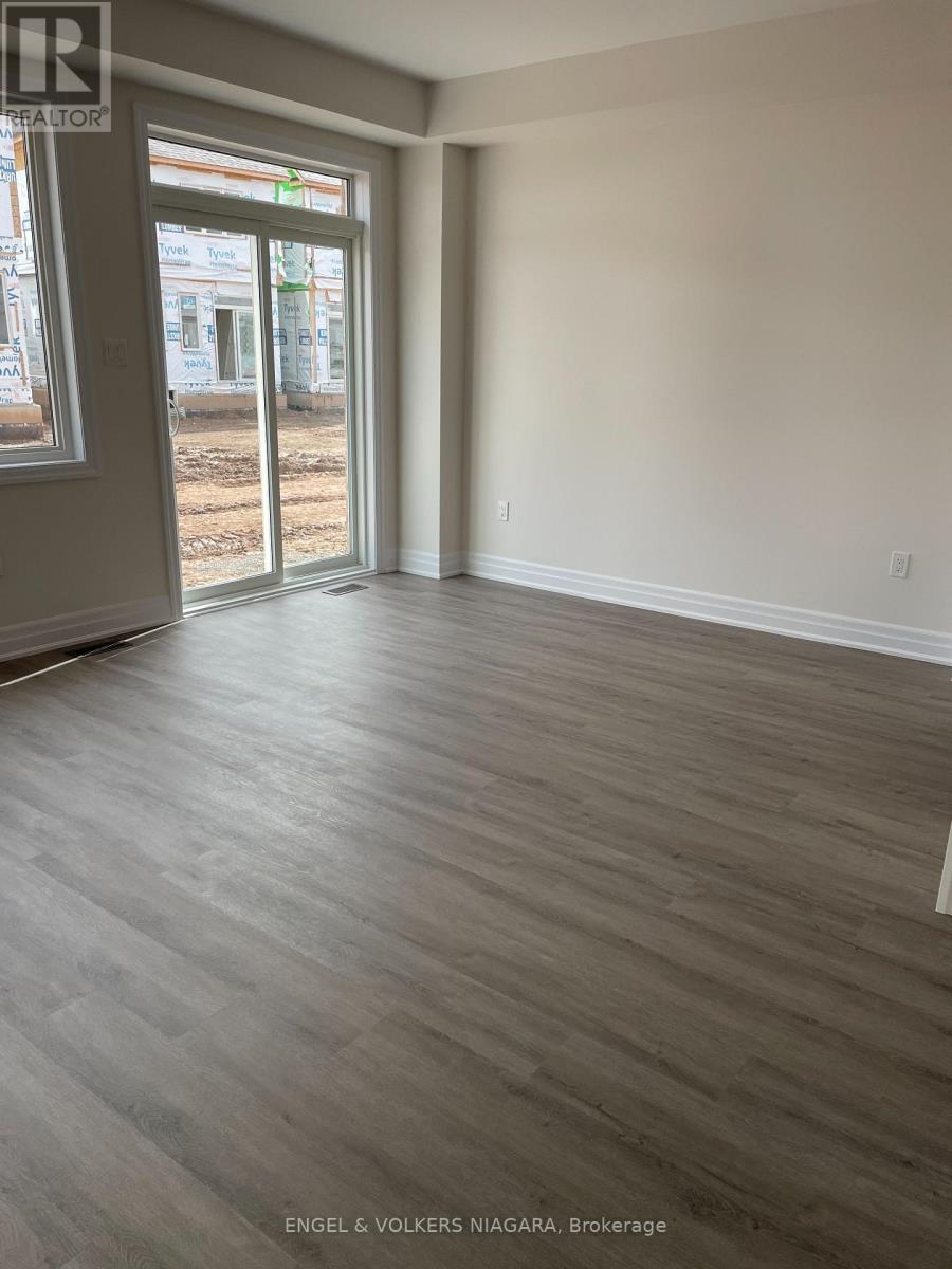 9266 Griffon Street, Niagara Falls, Ontario  L2G 3R6 - Photo 4 - X13052182